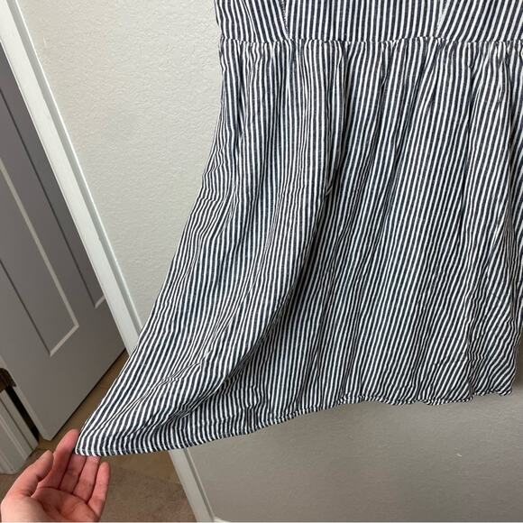 OLD NAVY Seersucker Striped Summer Dress Size M Tall - Picture 4 of 10